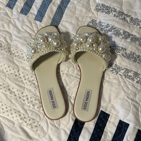 Steve Madden Pearl Sandals - Picture 2 of 3